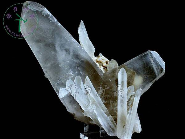 日本律雙晶，內蒙古東烏珠穆沁旗，額仁高畢,六井,976層,2016年產(chǎn)出