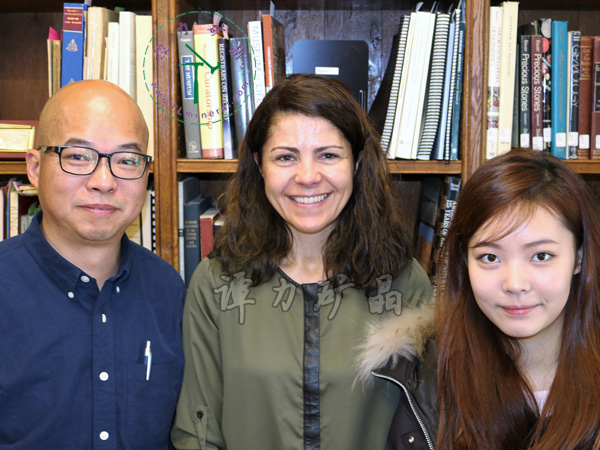 哈佛大學(xué)礦物博物館館長(zhǎng)（中）Raquel-Alonso-Perez拉奎爾·阿隆索·佩雷斯，譚力（左），譚格格（右）